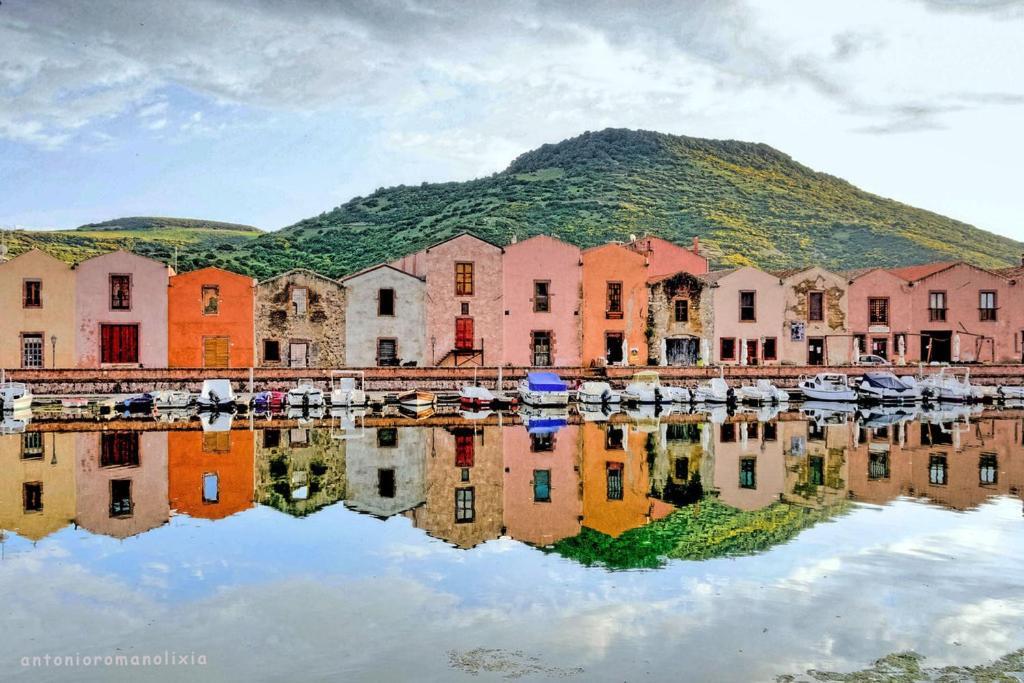 Casa Vacanze Nonna Nunzia Villa บอซา ภายนอก รูปภาพ