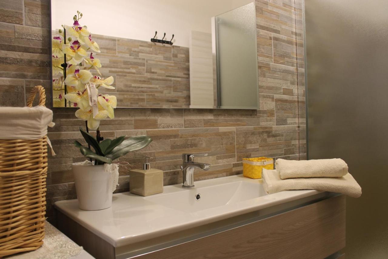 Casa Vacanze Nonna Nunzia Villa บอซา ภายนอก รูปภาพ